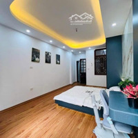 Chính Chủ Bán Nhà. Nguyễn Đức Cảnh. Diện Tích: . 48M2.Mặt Tiền4,5M. 4 Ngủ. 4 Vs. 5 Tầng. Giá Bán. 5,8 Tỷ.