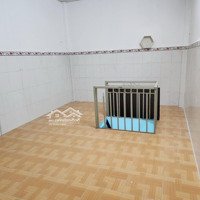 Cho Thuê Phòng: Diện Tích 40M2 (3.5 X 6 ) Gác Suốt , Đã Sơn Sửa Để Cho Thuê Lại Giá : 2. 2 Triệuieu/Th