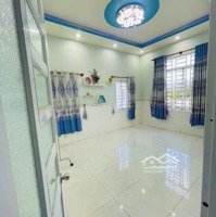 Bán Nhà Ngay Sát Chợ Phú Văn Thủ Dầu Một Bd.diện Tích6X20M; Tc 80M2. Liên Hệ: 0911493078 Giáp Chủ