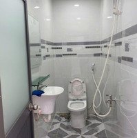 Căn Hộ Tầng Trệt Chung Cư 312 Lạc Long Quân Quận 11 ( 70M2 2 Phòng Ngủ) Đầy Đủ Nội Thất