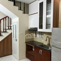 8 Tỷ Mới Đẹp Phân Lô Lý Nam Đế 25M2 5 Tầng Full Nội Thất Gần Phố Dân Trí Cao