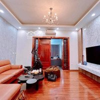 Bán Nhà Phạm Văn Đồng, 54M2, Phân Lô, Ô Tô, Nội Thất Chủ Tặng, Nhỉnh 6Tỷ.