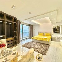 Luxury 100M2 Penthouse Của Người Mẫu Khánh My_2 Balcony Lớn_Nhiều Hệ Tủ Ngay Vx Điện Biên Phủ