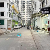 Cần Bán 81M2 Nhà Thô 5 Tầng Tại Dự Án Shophouse Sông Hồng. Cách 2 Tòa Chung Cư 20M