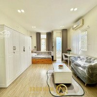 Studio Luxury 40M2 - Balcony Lớn - Cửa Sổ Lớn - Máy Giặt Riêng - Oto Vào Tận Nhà - Gần Uef, Hutech