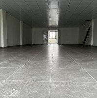 Chính Chủ Cho Thuê Văn Phòng 200M2 Ngay Mặt Phố Hoàng Thế Thiện, Đường Ô Tô Tránh, Vỉa Hè Rộng Rãi