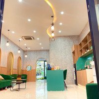 Cần Cho Thuê Tầng 1 Shophouse Oasis 60M2 Giá Rẻ 10 Triệu Đủ Đồ Như Ảnh Nhà Phố Oasis Ecopark