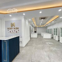 Tòa Nhà Đẹp Trung Tâm Quận 2 Dành Cho Các Công Ty, Showroom