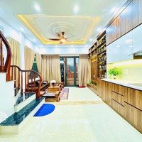 Giá Đầu Tư -Bay Gấp - Ngã Tư Sở - 3 Thoáng -Ngõ Ba Gác - Ô Tô Cách 56M -Hàng Xóm Royal City- 8 Ngủ.