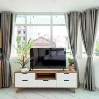 Căn Hộ Dv 70M2 Full Nội Thất, 2 Balcony Ngay Cầu Ông Lãnh