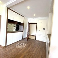 Bán Penthouse Trung Tâm Bãi Cháy 200M2 Full Nội Thất Cực Đẹp, Ban Công View Trực Diện Biển