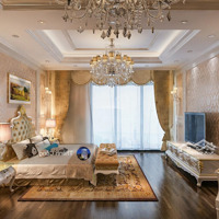 Cho Thuê Căn Góc Tại Vinhomes Metropolis, 3 Phòng Ngủ 137M2, Nội Thất Full Có Slot Ô Tô.liên Hệ 0942033386