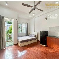 Studio Cửa Sổ, Ban Công - Đường Hẻm Xe Tải - Nội Thất Mới - Gần Đại Học Ngoại Thương