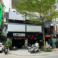 Cho Thuê Nhà Mặt Phố Trần Quốc Hoàn. Diện Tích: 180M, Mt: 12M. Giá: 85 Triệu.
