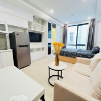 Studio Ban Công 45M2 Ngay Trung Tâm Quận 1, View Siêu Xịn, Nội Thất Mới