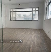 Văn Phòng 30 M2 Vạn Phúc City, Thang Máy, Đường Nguyễn Thị Nhung. Giá Bán 5.5 Triệu/Tháng