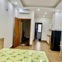 Căn Hộ Studio Bếp Xa Giường Ban Công Thông Thoáng Rộng 35M2 Tại Quận 4 Gần Cầu Ông Lãnh