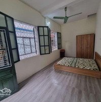 Cho Thuê Nhà Đường Thụy Khuê, Ba Đình 30M2, 3 Tầng, 2 Ngủ, Ngõ Nông, 7.5 Triệu