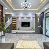 - Bán Căn Nhà Ngay Nguyễn Văn Đậu, Bình Thạnh. Giá: 2.4 Tỷ/65M2, Sổ Hồng Riêng, Liên Hệ: 0984555724