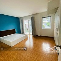 Chính Chủ Bán Gấp Nhà Phố 106M2 View Thoáng Mát Giá Bán 12.5 Tỷ Nội Thất Vali Vào Ở Gọi Ngay 0979940549