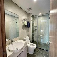 Chính Chủ Cho Thuê Căn 3 Phòng Ngủ82M2 Tầng Trung Đẹp Giá Tốt, Đông Nam,Full Đồ Xịn Mới Như Ảnh.0988746928