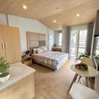 Cho Thuê Studio 45M2 Ban Công Lớn Full Nội Thất Ngay Cầu Khánh Hội