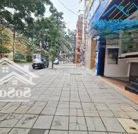 Cho Thuê Nhà Mặt Phố Đường Cầu Giấy , 200M2 X 3 Tầng , Mt: 11M , Vị Trí Đẹp Dãy Kinh Doanh Sầm Uất