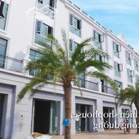 Siêu Phẩm Shophouse Đẹp Nhất Cổng Pk. Hoàng Gia Royal Island - Sở Hữu Vị Trí Độc Tôn View Triệu Đô