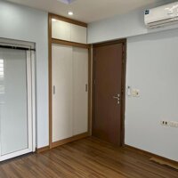 Chính chủ bán căn hộ Chung cư Quân đội K33,  Lý Sơn, Ngọc Thuỵ, Long Biên.  82m2, 3pn. 2 wc