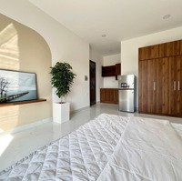 Thuê Ngay Căn Hộ 1 Phòng Ngủ 40M2, Nội Thất Đầy Đủ, Cửa Sổ Ngay Ngã Tư Phú Nhuận