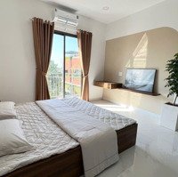 Thuê Ngay Căn Hộ 1 Phòng Ngủ 40M2, Nội Thất Đầy Đủ, Cửa Sổ Ngay Ngã Tư Phú Nhuận