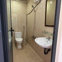 Quận 10, Nhà Mới Còn 1P Cho Thuê, Máy Lạnh, Máy Giặt, Toilet Trong Phòng, Khóa Vân Tay, Khu An Ninh