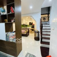 Nhà Thọ Lão - Ô Tô Đỗ Gần- Nhà 3 Mặt Thoáng - Hiện Đang Làm Homestay-Diện Tích43M2- 5 Tầng - Giá Bán 8,4Tỷ