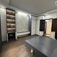 Bán căn nhà 31m2x4T, 3.35Tỷ, 2 bước chân ra chợ Đông La