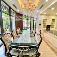 Siêu Lô Góc Luxury -- Ô Chờ Thang Máy -- Hoàn Thiện Đẹp -- Vị Trí Vàng Kinh Doanh