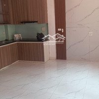 Cho Thuê Nhà 30M2X5 Tầng Tại Lạc Long Quân, Ô Tô Cách 10M. 11.5 Triệu