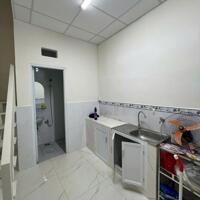 Bán nhà Bình Tân, vị trí đẹp, 32m2(4x8), sẵn SHR, chỉ 3.4 tỷ vào ở ngay. Lh:0977888750