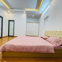 Bán Nhà Đẹp 5 Tầng, 37M2 Cự Lộc, Gần Phố, Ngõ 3 Gác, Giá Tốt, Khách Vào Là Chốt