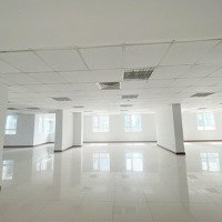 Chính Chủ Cho Thuê Văn Phòng 800M2 Có Cắt Lẻ Giá Bao Rẻ Ở Võ Văn Kiệt, Phường Cô Giang, Quận 1