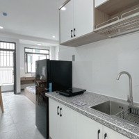 Cho Thuê Căn Hộ Balcony/ Cửa Sổ Ngay Ngã Tư Hàng Xanh, Xô Viết Nghệ Tĩnh, Bình Thạnh