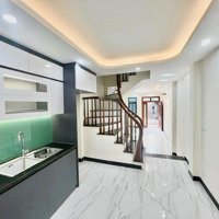 Siêu Phẩm Ô Tô Đỗ Ngay Cửa, S: 42M2* 4 Tầng, Vị Trí Sát Đại Lộ, Có Sân Chơi, Hồ Điều Hòa