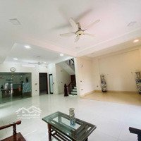 Biệt Thự Siêu Đẹp Nam Hồng 230M2Mặt Tiền10M Giá 1X Tỷ Đường 15M Vỉa Hè 6M Gần Vành Đai 3.