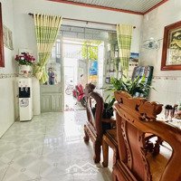 Nhà Nở Hậu 104M2, Đường Ô Tô Thông, Gần Công Viên Phú Hữu, Sân Đậu Ô Tô Trong Nhà, Chỉ 4.39 Tỷ