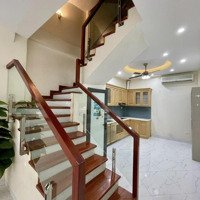 Bán Nhà Đẹp Dịch Vọng-Cầu Giấy- 2 Thoáng - Ô Tô 7 Chỗ Vào Tận Cửa- Diện Tích: 38M-5 Tầng Giá Bán 7,9 Tỷ