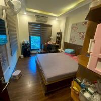Bán nhà Tôn Thất Tùng 98m2 nhà đẹp cách phố 10m gần trường 13.9 tỷ