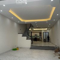 Hàng Xóm Tđc Phân Lô- Ngọc Thuỵ-Thang Máy-82M2-Mt 5,5 M-Sát Công Viên, Gần Hồ Điều Hoà-7 Chỗ Thông