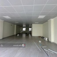 Cho Thuê Văn Phòng 7X20M Sàn Trống Đã Ngăn Kính Giá Bán 13 Triệu/ Tháng