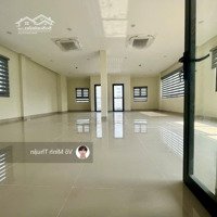 Toà Nhà Cho Thuê Văn Phòng Mới _ Gần Vạn Hạnh Mall _ 70M2 _ Ban Công Bao View