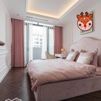 Chính Chủ Gửi Bán Căn 4 Phòng Ngủdiện Tích 136M2, Tầng Trung View Thoáng, Full Nội Thất Giá Bán 8.6 Tỷ