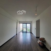 Nhượng Lại Căn 2 Phòng Ngủ82M2 Loại Soho Giá Hơn 5 Tỷ. Đầu Tư Cho Thuê Cực Kỳ Hợp Lý. Xem Nhà: 0979220466